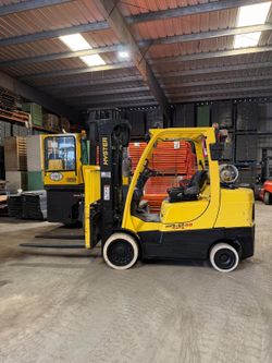 2011 Hyster 8,000 lbs capacity forklift