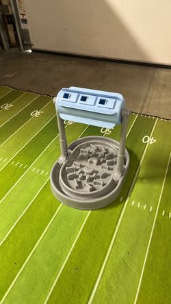 Small dog trainer feeder.