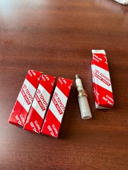 New Toyota SK16HRII IRIDIUM spark plugs - 90(contact info removed)3