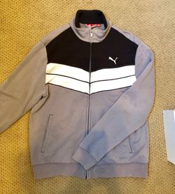 Like new men’s Puma Zip Up Jacket. Sz M