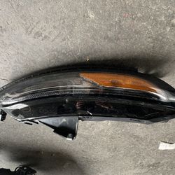 2014-2018 Jeep Cherokee Right Headlight
