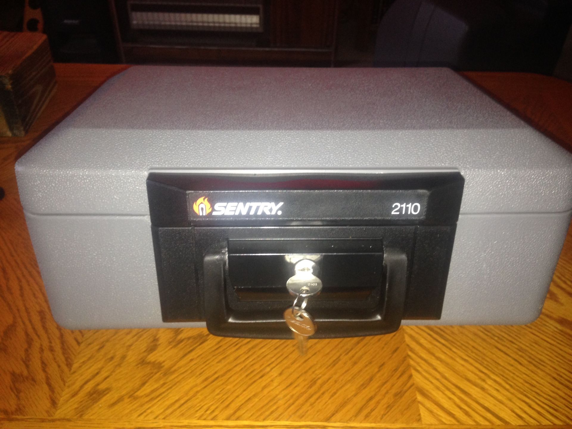 Sentry 2110 locking personal safe