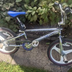 Motiv Plateau Bmx 20" Mid School