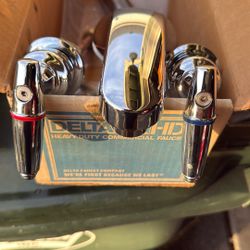 Delta Commercial Lab Faucet