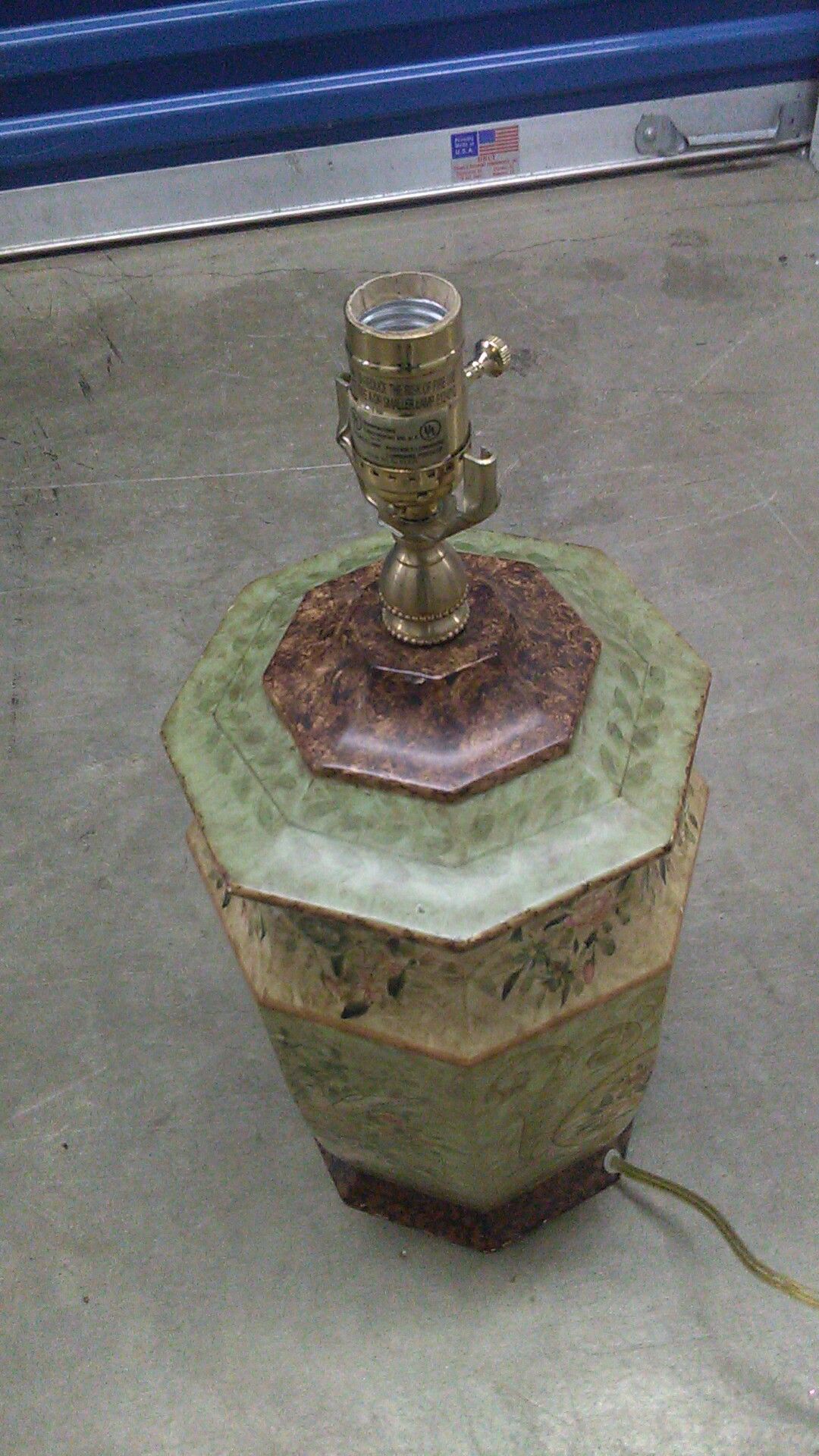 Bradburn Gallery Kashmir Antique Cream one light table lamp