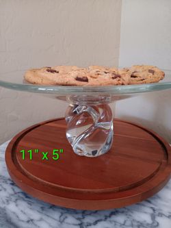Beautiful Crystal Heavy Cake Stand. Fantastic Swirl Base