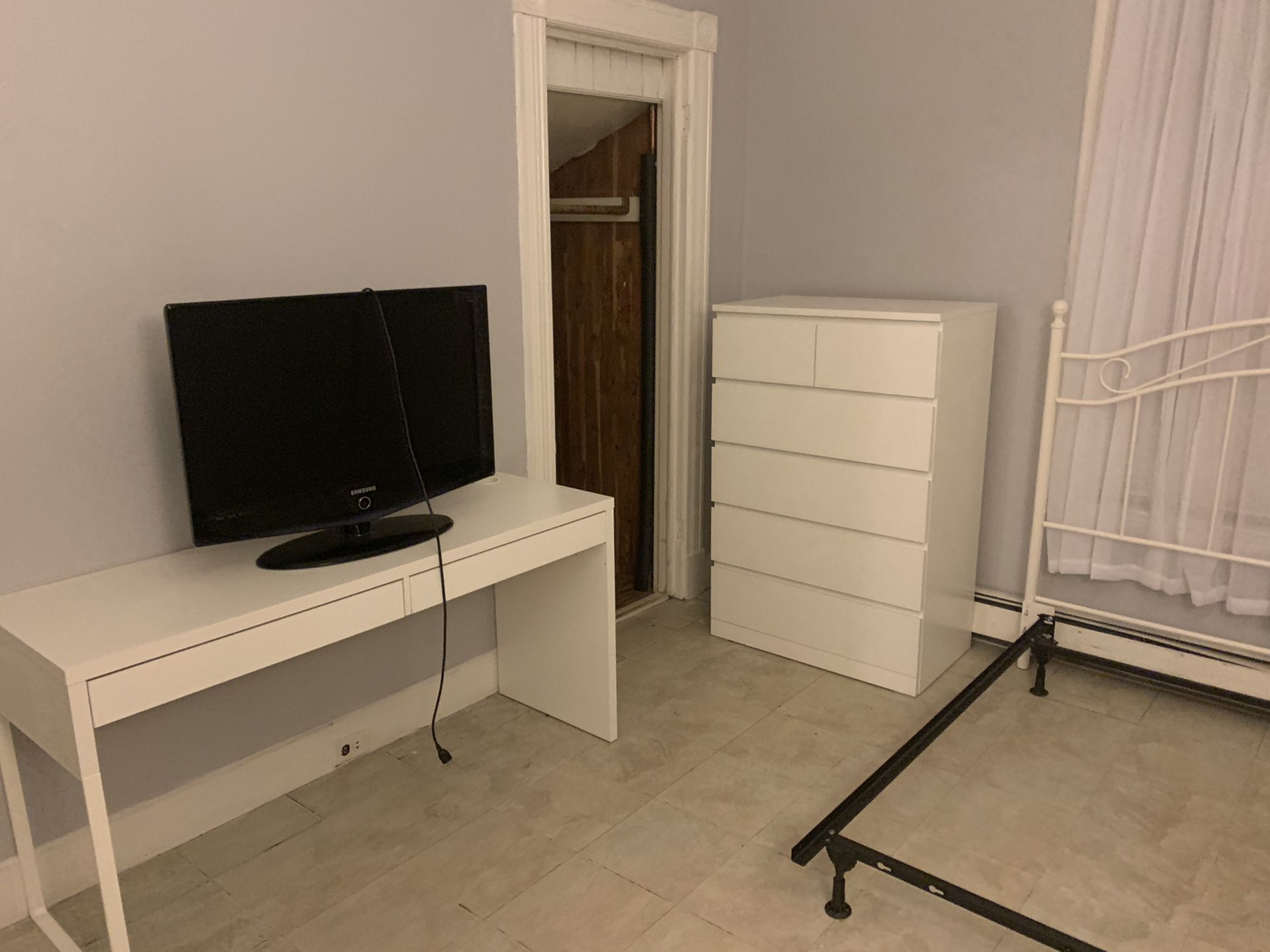 Tv, bed frame, dresser n desk