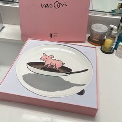 URS FISCHER dilemma, 2021