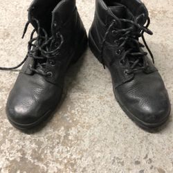 Size 9 1/2 real leather work boots like new
