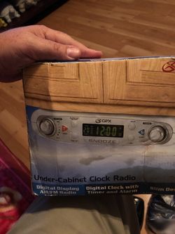 Under the cabinet clock radio brand new