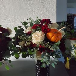 Flowers/custom Arrangements/ Roses/Bouquets 