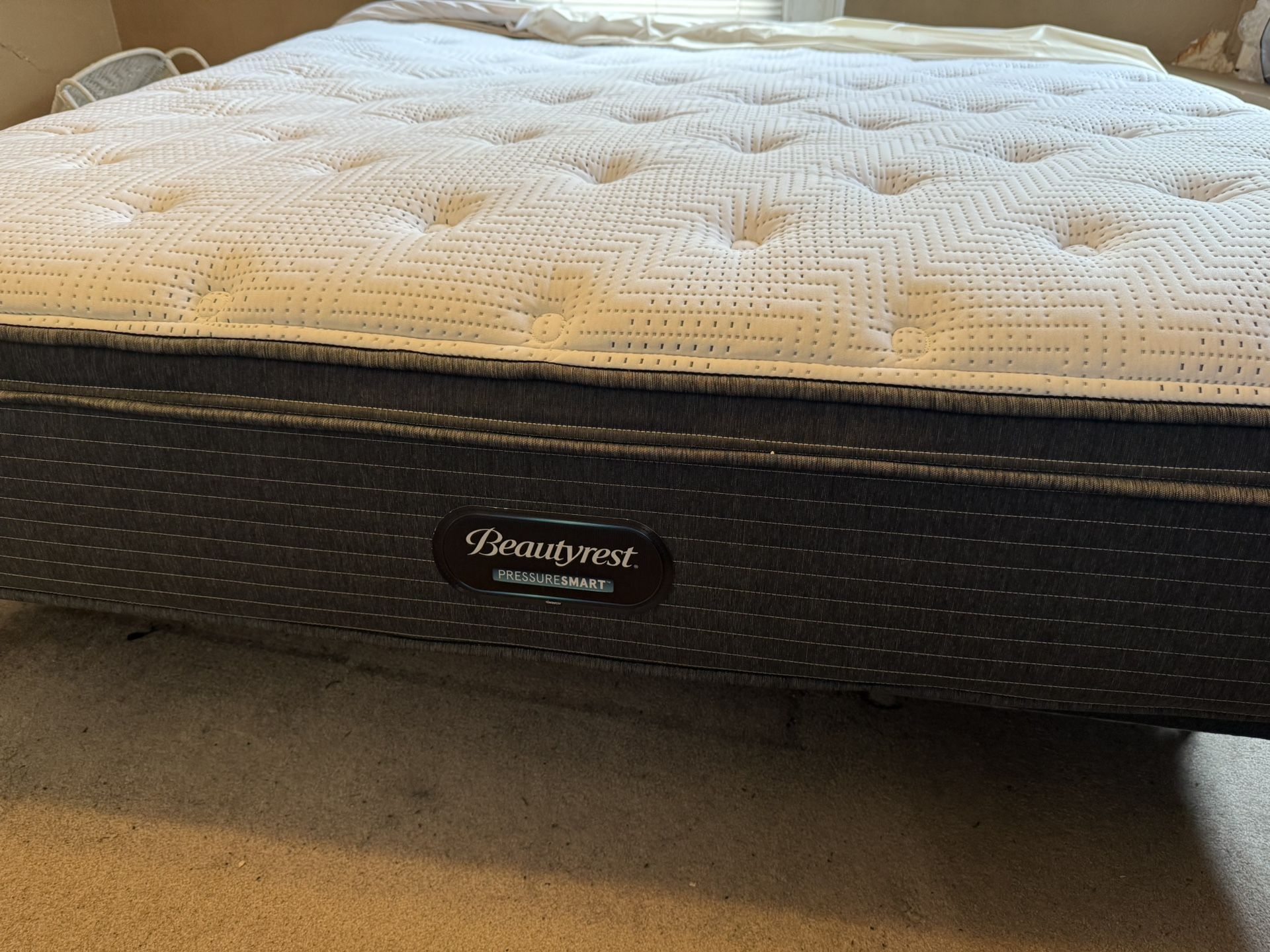 Beautyrest Memory Foam Pressure Sense KING Mattress With Box Spring & Frame