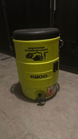 Igloo 9 gallon hand wash station