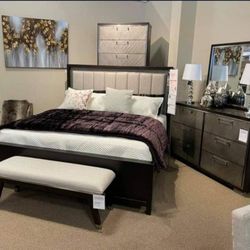 Ashley Furniture Maretto 4 Piece Queen Bedroom Set; Bed Frame, Dresser, Nightstand, Mirror 