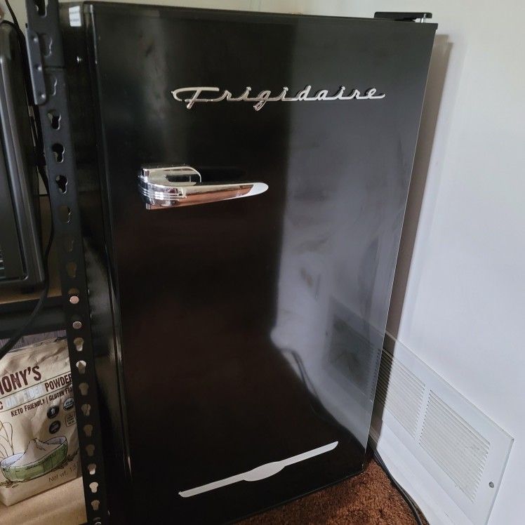 Frigidaire Mini Fridge