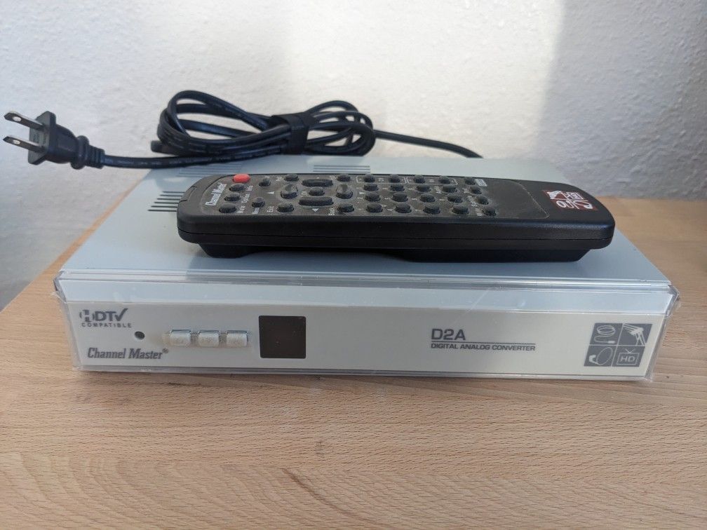Channel Master Digital Analog Converter Box for Antenna TV CM-7000