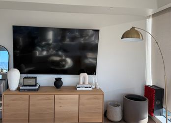 Move out deal- SONY 75” TV + TV console+Lamp