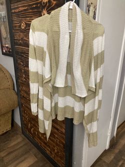 Woman’s Sweater Size Small