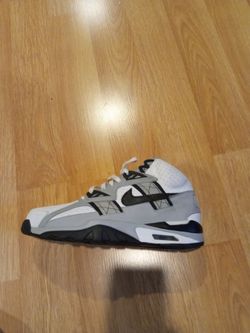 A pair of Nikes size 10.5 men's meet up pick up only