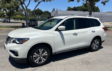 2019 Nissan Pathfinder SV