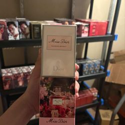 Miss Dior perfume