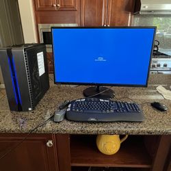 OMEN Desktop 870-224 with 32 Inch Lenovo Monitor. 