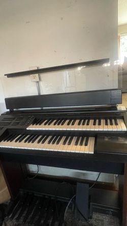 Yamaha Electone EL-7 keyboard & stool