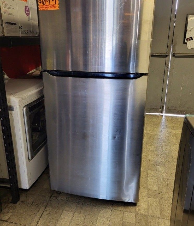 LG Top Freezer Refrigerator 33 Wide JU