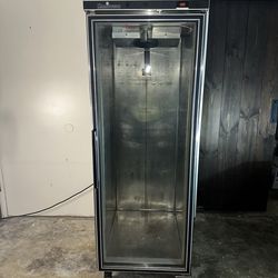 Commercial refrigerator