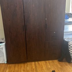 Closet / Dresser / Drawers