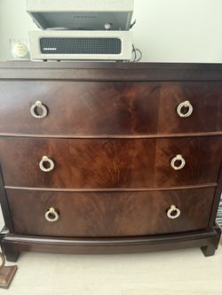 Vintage Wooden Gentleman’s Chest