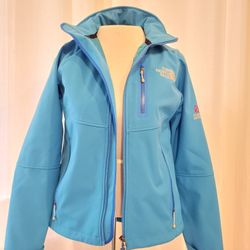 NorthFace Jacket For PETITE WOMAN