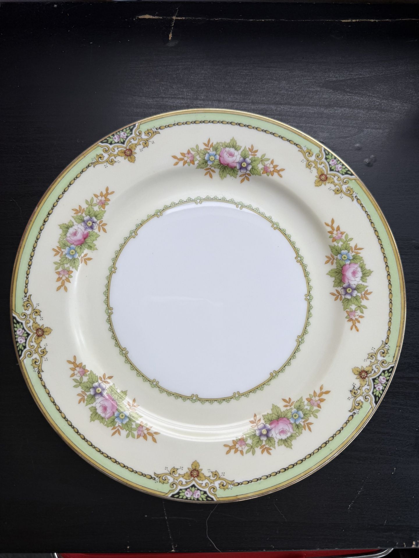 (8) Meito China Large Dinner Plates