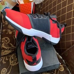 Tennis Shoes Jordan Side 10 1/2