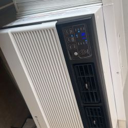 10000 BTU Ac Unit Like New New 