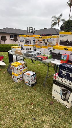 Yard Sale New kitchen ware