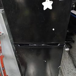 Compact Refrigerator w/ Freezer – Clean & Working