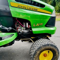 John Deere Riding Lawn Mower Tractor