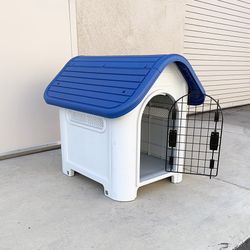 (New) $50 Small Size Dog House Waterproof Plastic Outdoor Indoor 30x23x26” 