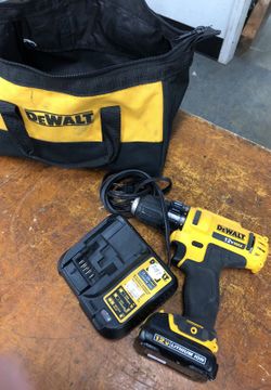 Dewalt still charger and bag