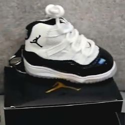 Mini JORDAN 1'S & JORDAN 11'S POWERBANK KEYCHAINS