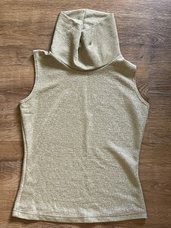 Never Worn Women’s Gold Mock Turtleneck Sleeveless Top - M