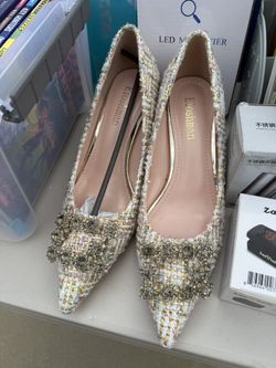 Women Size 7 Pointed Toe Heels