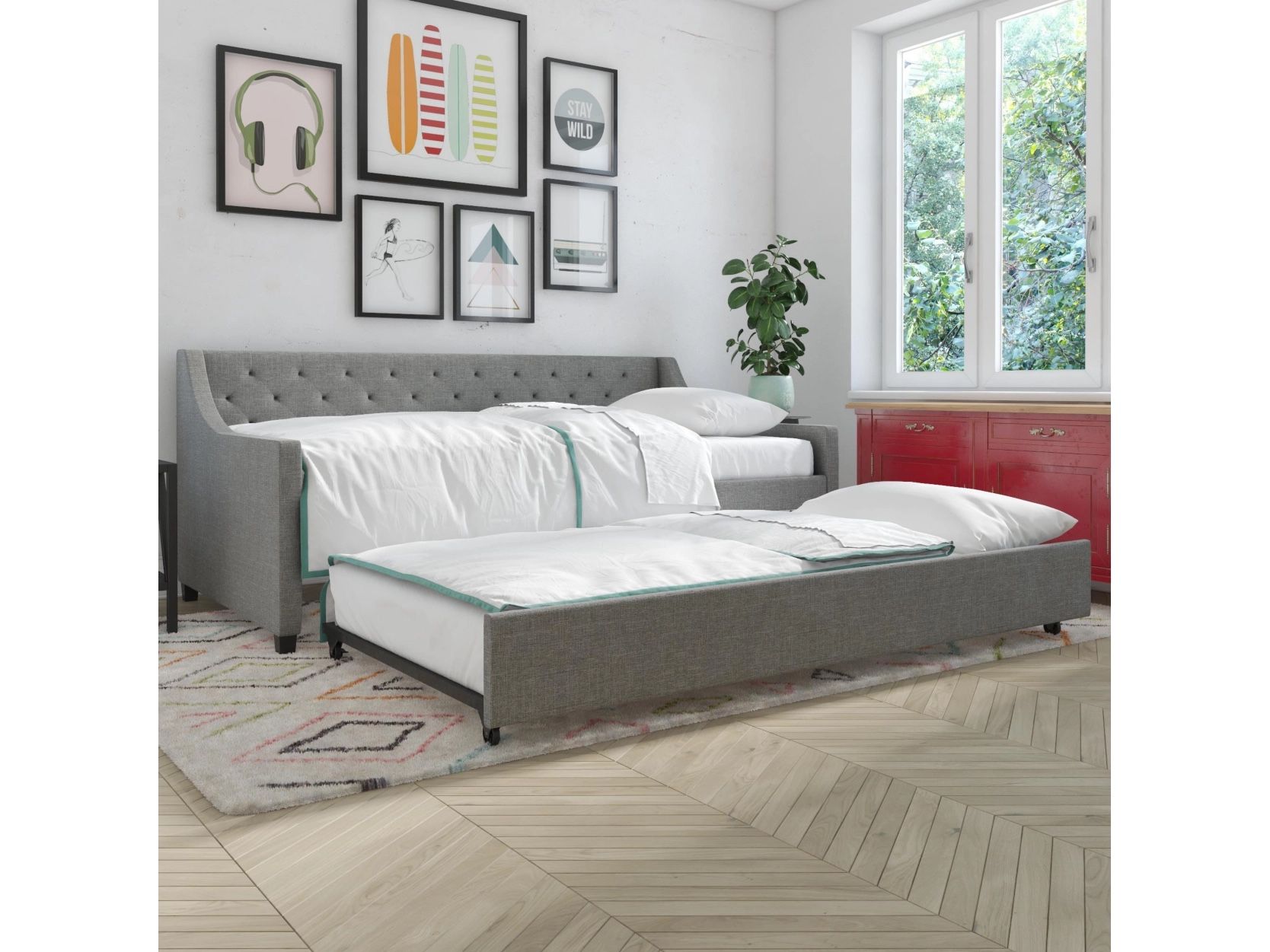 Her Majesty Daybed and Trundle