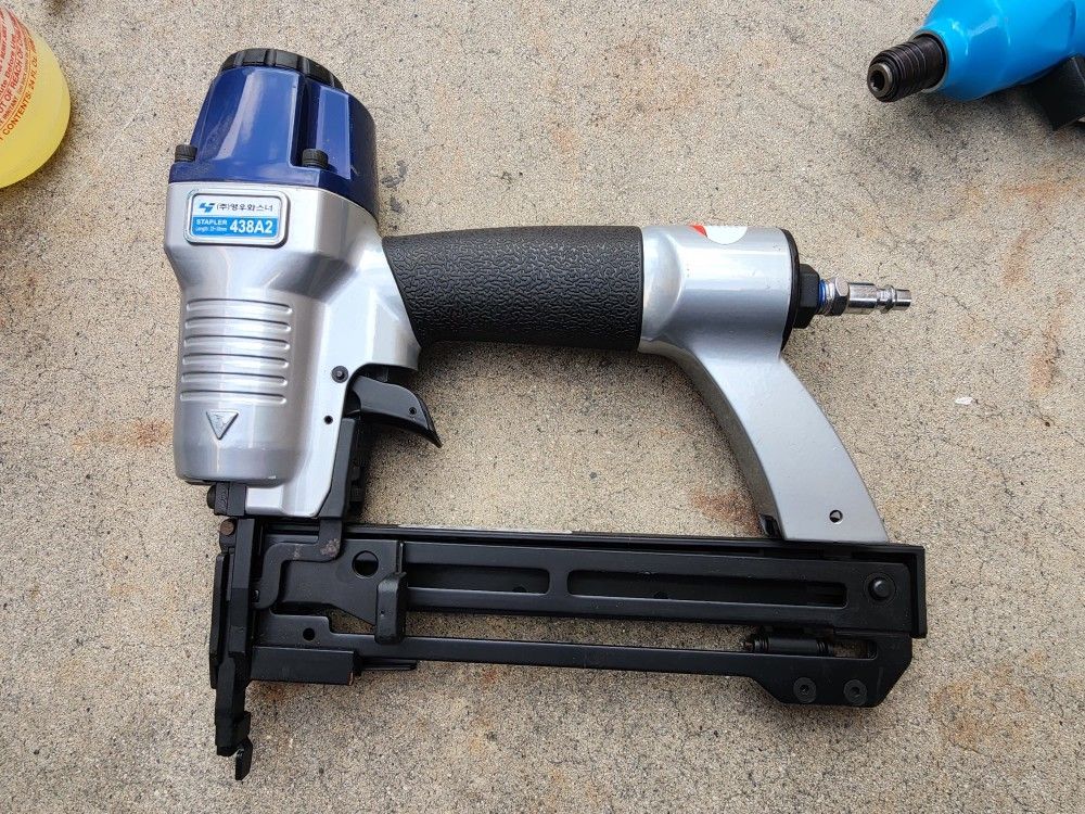 Staple Gun 1 3/8