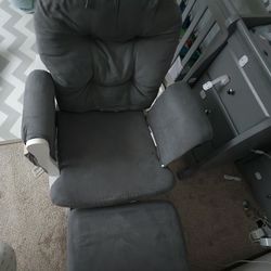 Free Rocking Chair. Needs Glue