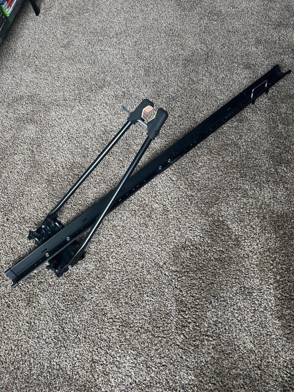 Rooftop Upright Bicycle Rack - Swagman SR-6410-01