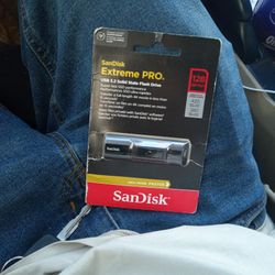 SanDisk Extreme Pro USB 3.2 Solid State Flash Drive 