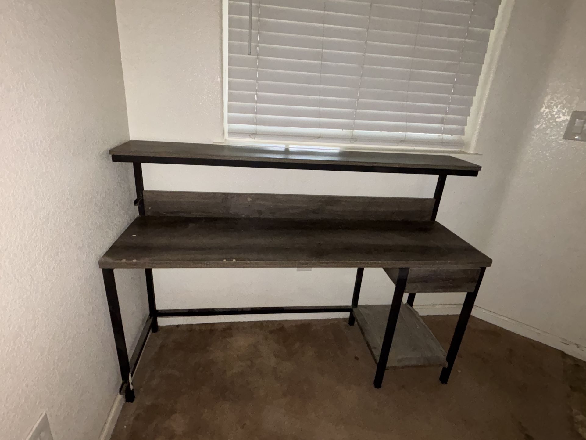 Desk!