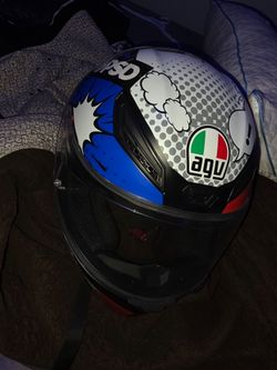 Prefect condition agv helment no need since its taking up space,more than welcome to try in before you buy